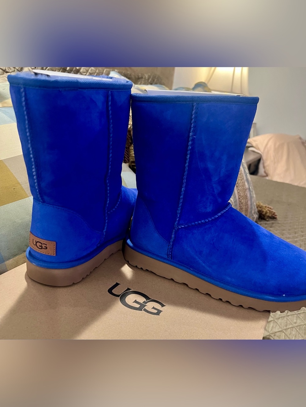 UGG NWT Classic Short Boots in Vibrant Royal Blue Suede size 9 Women’s